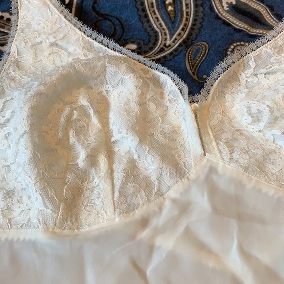 Vintage Barbizon cream midi slip with lace bust, large or 20 - Picture 6 of 11